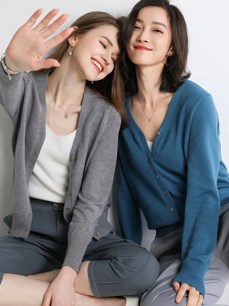 Korean Outerwear Versatile Top 2026 Autumn Winter Women's Cardigan V Neck Cropped Knit Sweater Loose Long Sleeve Coat