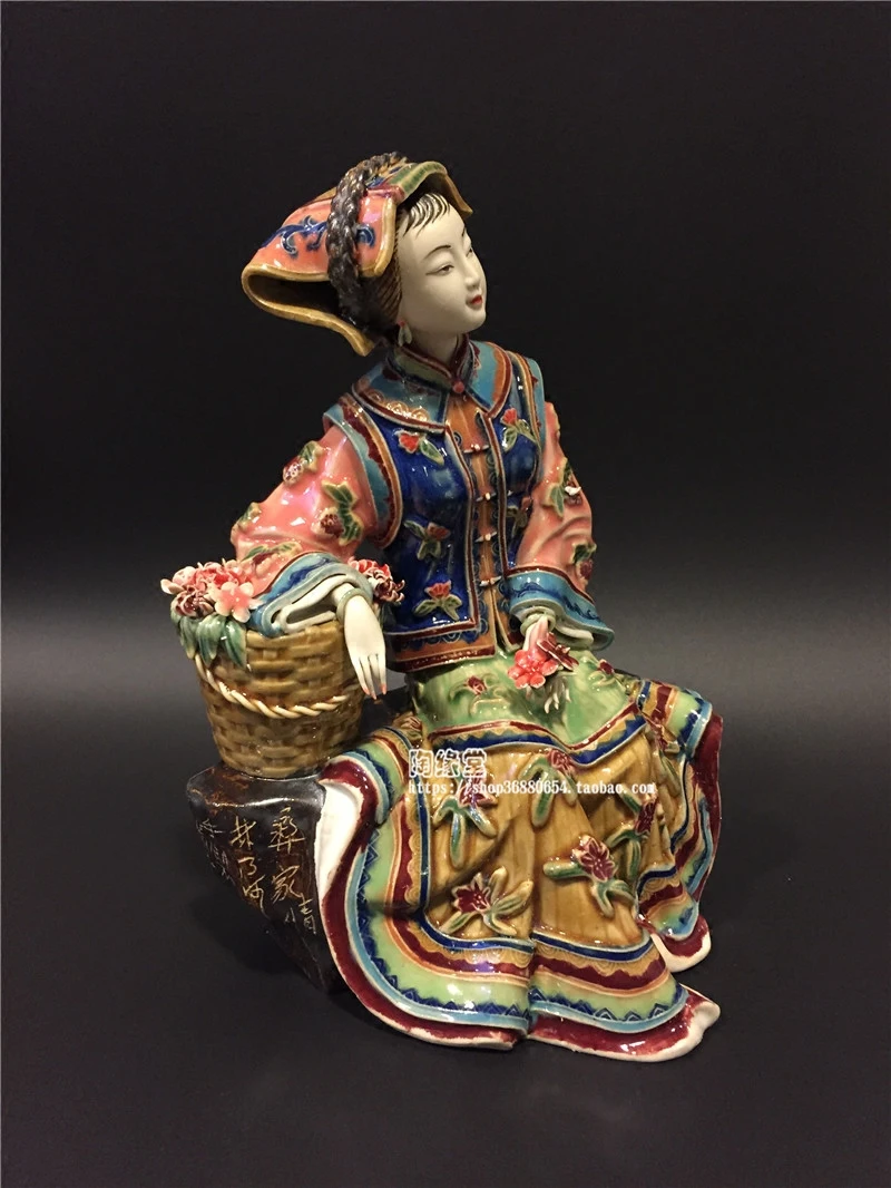 Shiwan Ceramics Handmade Boutique Classical Ladies Living Room TV Cabinet Wine Cabinet Ornament Home Decorations Yi Family Love