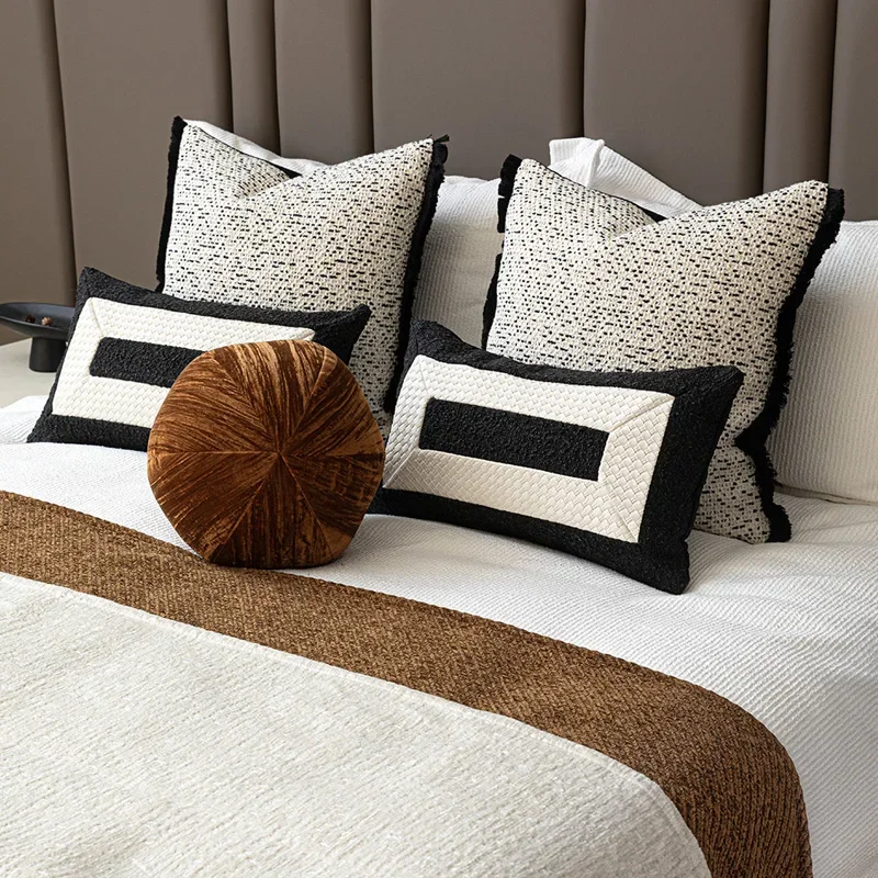 Modern Upholstery Black And White Lumbar Pillow Case Luxury Designer Accent Cushion Cover For Villa Hotel Sample House Sofa