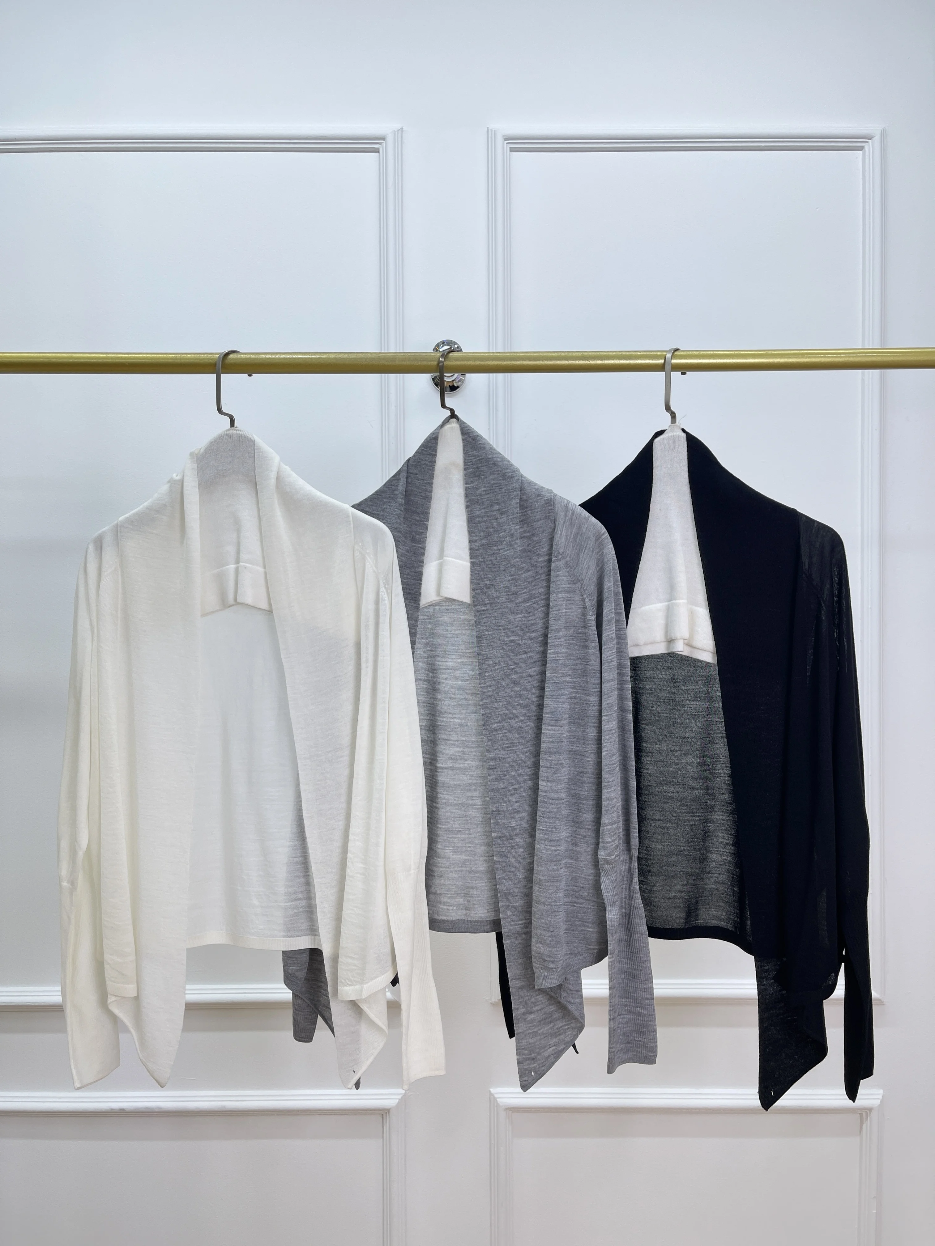 

Spring And Summer New High Quality Fashion Commuting Knitted Cardigan For Women