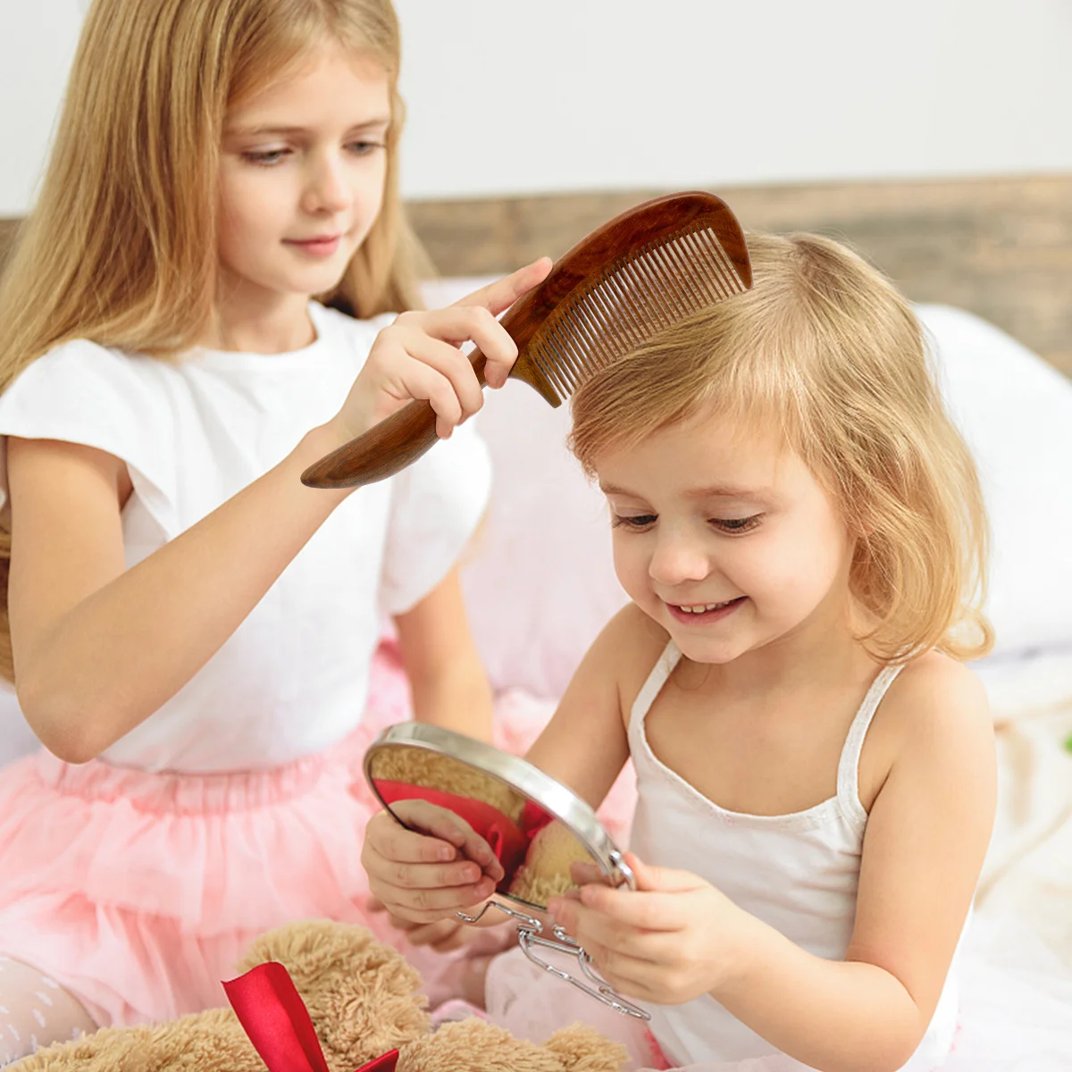 

Natural Sandalwood Comb Anti-Static Wooden Hair Comb Durable Fine Teeth Massage Tool For Women Smooth Texture Scalp Safe