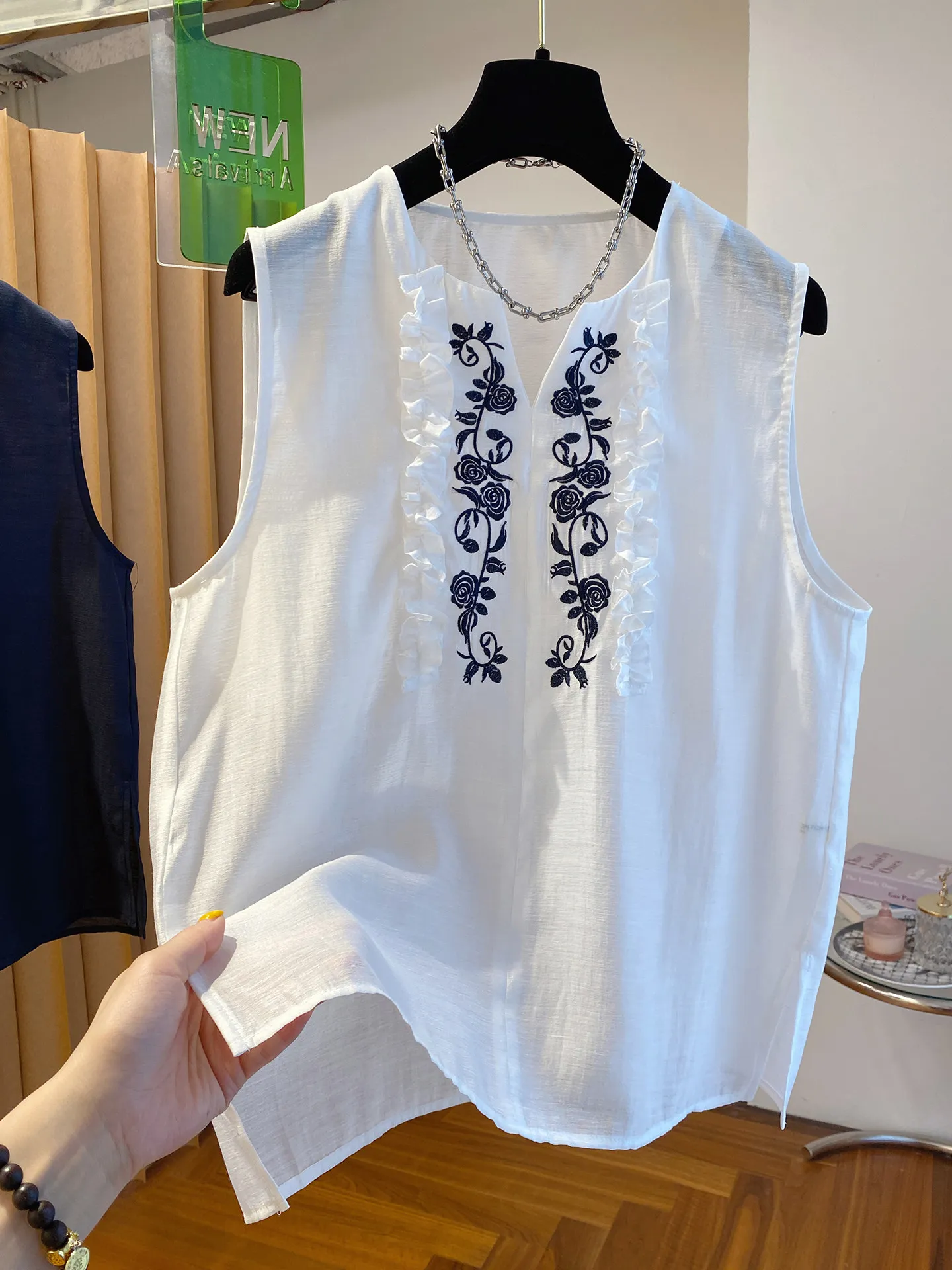 

Элегантная женская льняная рубашка без рукавов с вышивкой, V-образным вырезом, дышащая, удобная, в корейском стиле, весенне-летний топ