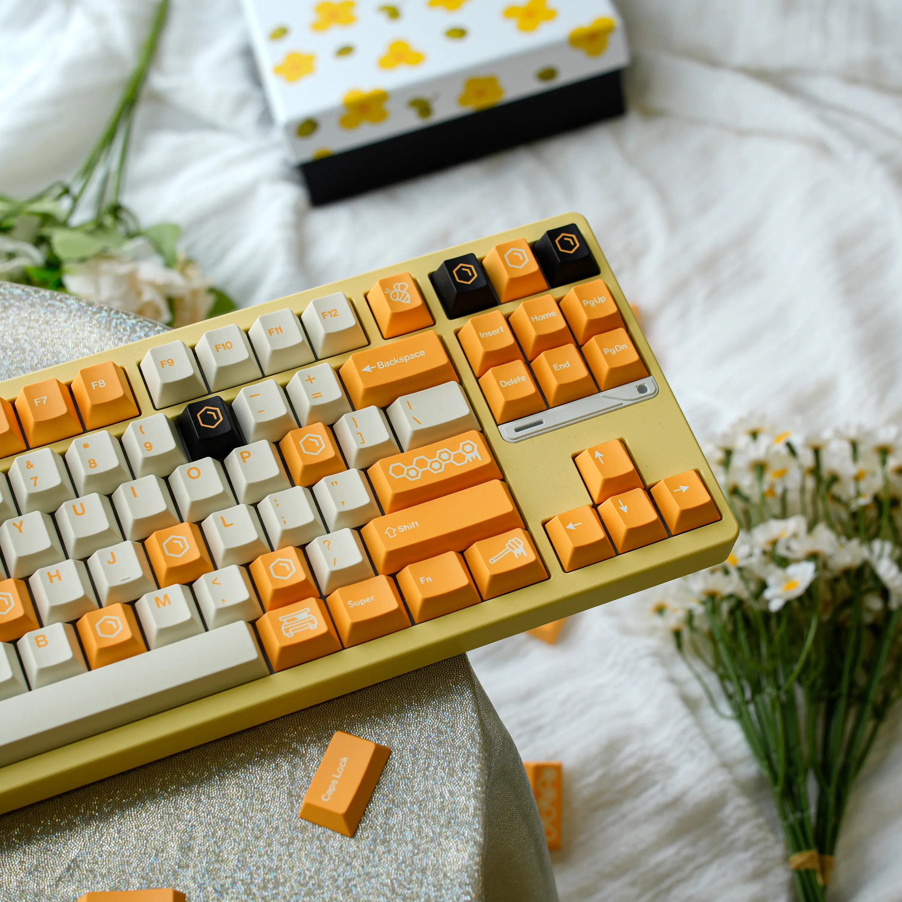 Orange White PBT Keycaps Cherry Profile 5-Sided Dye-Sublimation Custom Keycap Set for MX Mechanical Keyboards