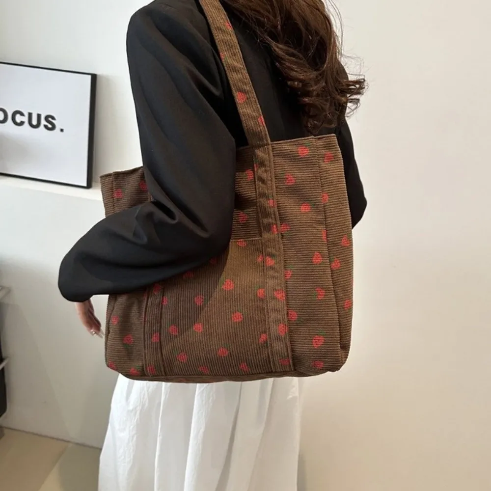 

Милая сумка-тоут с клубникой и фруктами, модная сумка на плечо с фруктами в корейском стиле, вельветовая ткань, сумка с фруктами, дорожная сумка