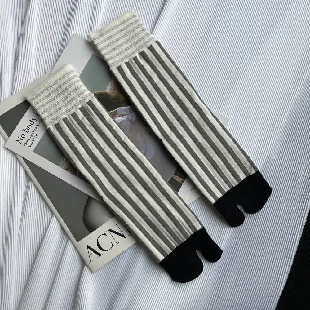 Colorful Combed Cotton Toe Socks Striped Retro Fashion Women's Tabi Socks Harajuku Japanese Middle Tube Sports Split Toe Socks view 6