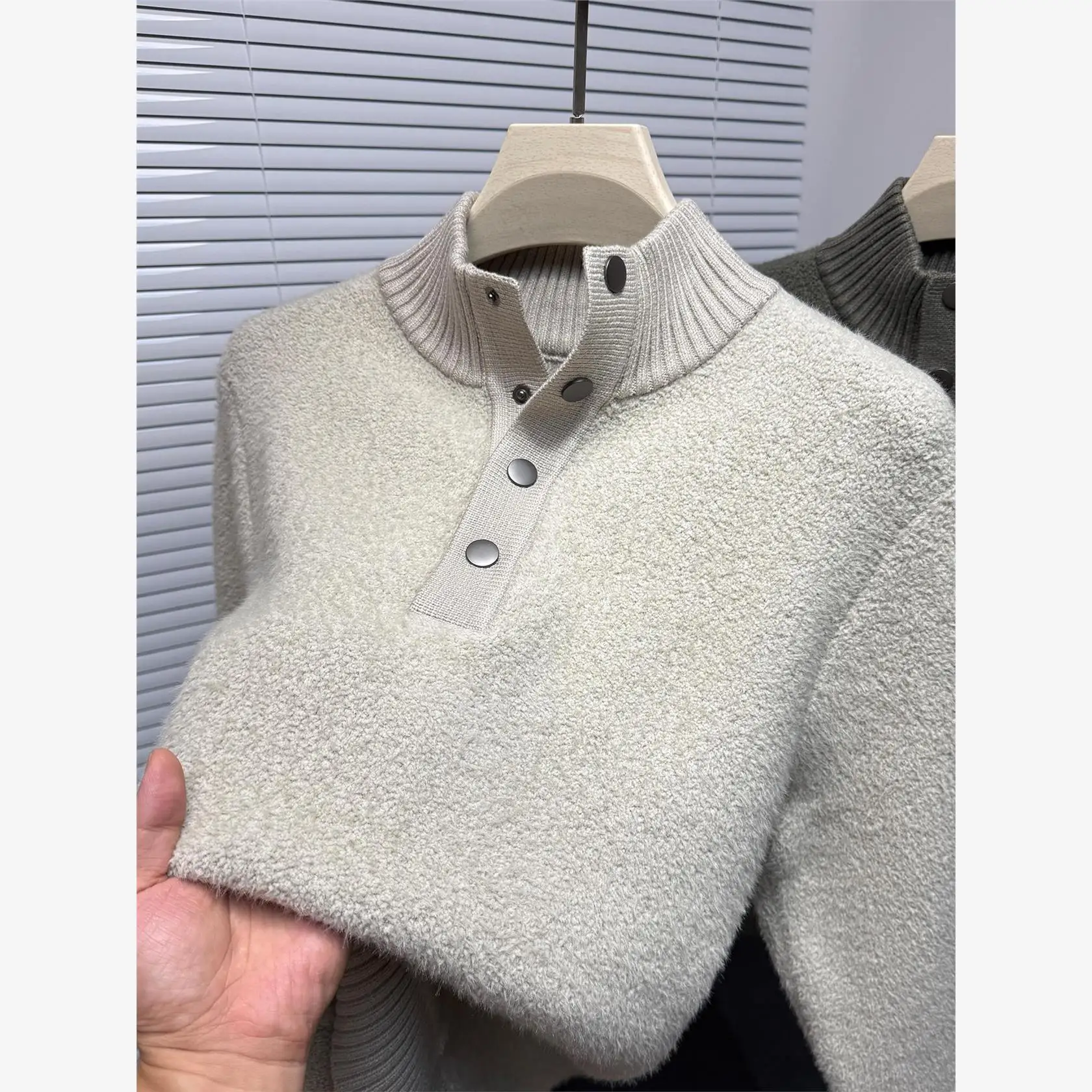 

Мужской вязаный свитер с высоким воротником на пуговицах, утепленный, повседневный, осенне-зимний, модный, для отдыха, с длинным рукавом, из полиэстера и нейлона