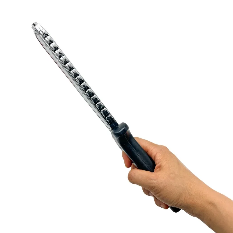 33.5 cm/13.19in Zwarte Kettingzaag Kunststoffen Model Rekwisieten Zombie Horror Halloween Cosplay Anime Randapparatuur Collectible Feestartikelen