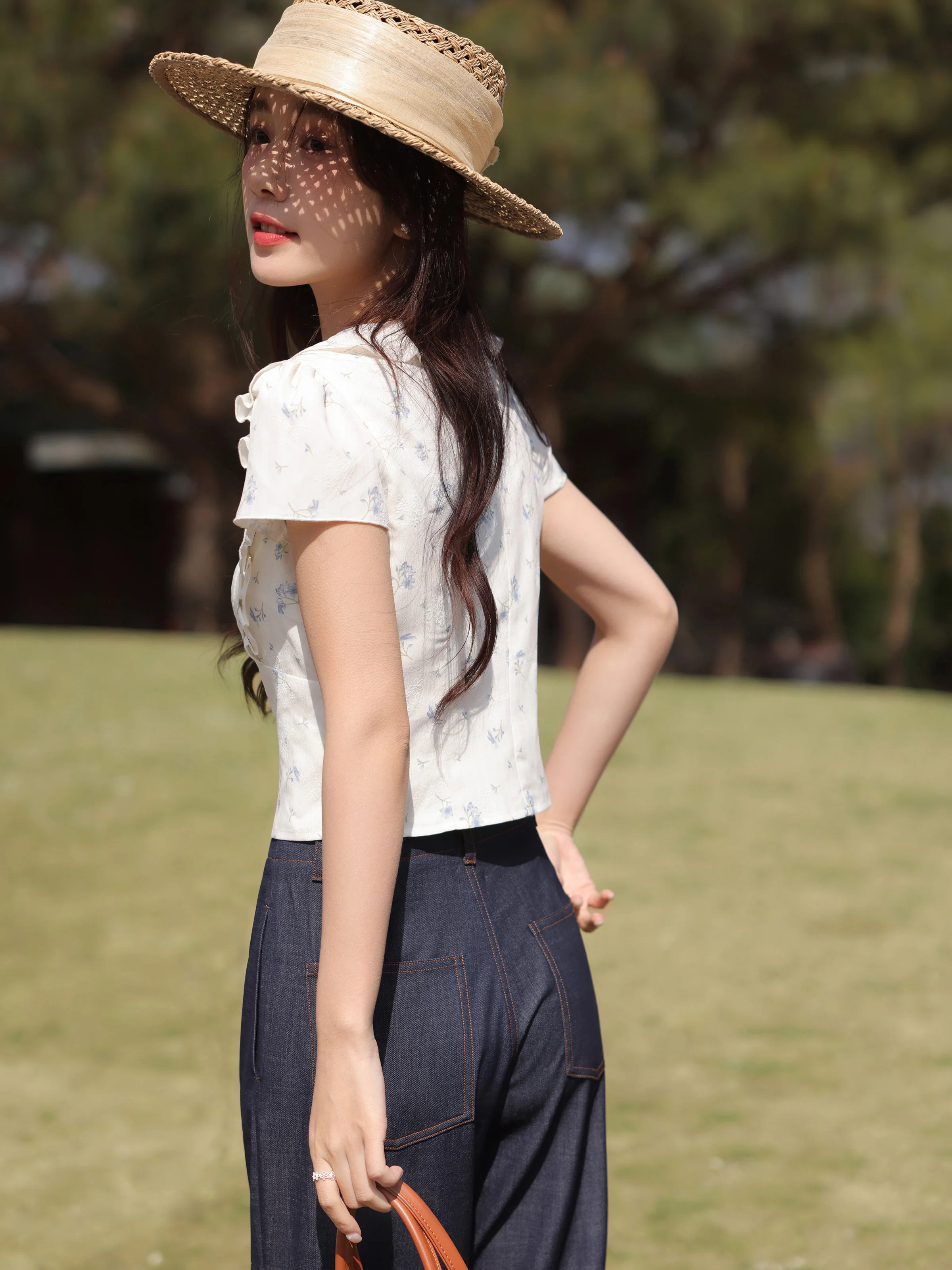 Women Sweet Ruffled Floral Short Sleeve Blouse Summer Cropped Shirt Cute Fitted Vintage Top with Lace Detail and Youthful Design