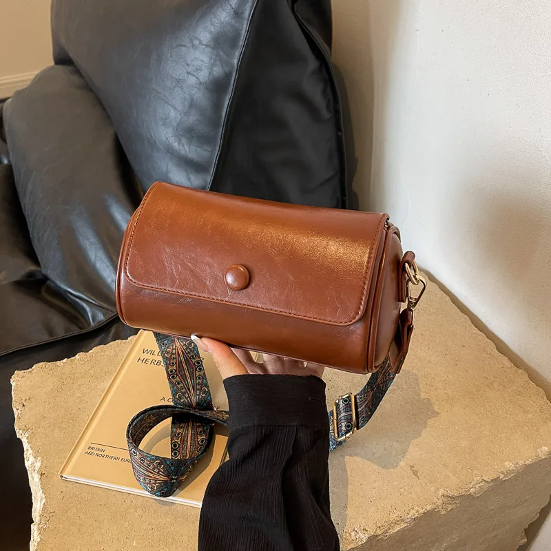 

2025 Fashion New Solid PU Shoulder Bags Large Capacity High Quality Simple Commute Style Versatile Handbags for Women