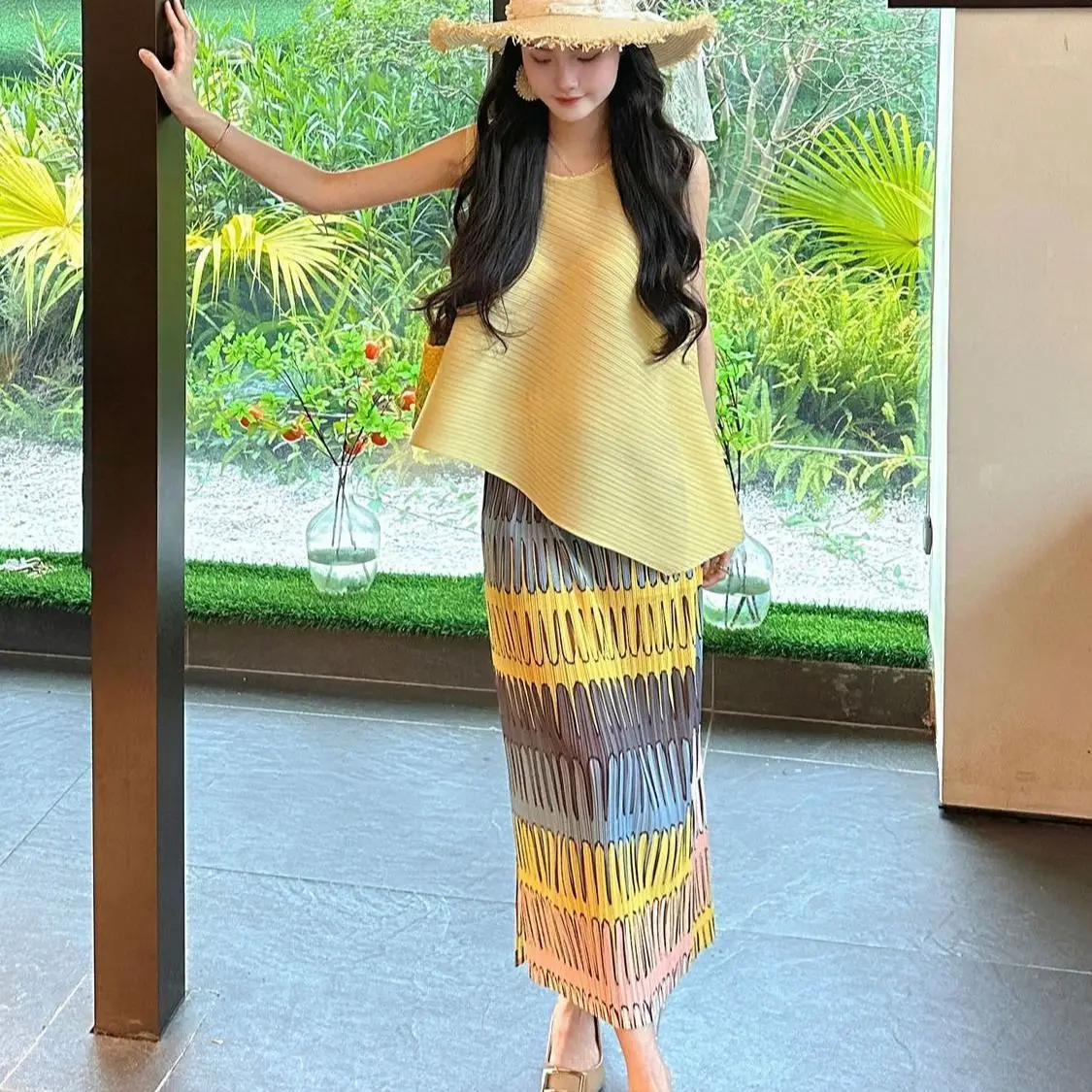 다용도 플리츠 2025 프린트 스커트 여름 신상 기품 있는 디자인 얇은 스플릿 플리츠 스커트 레귤러 핏