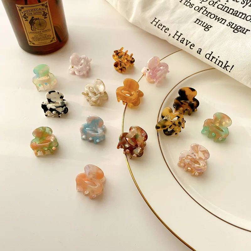 

Dowell Small Grasp Clip Hollow Mini Hair Catch Girls Small Fresh Acetic Acid Plate Hair Accessories