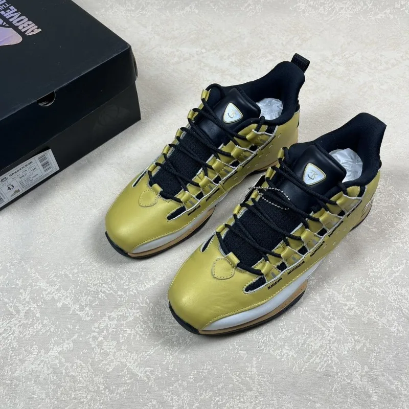 

New Hot Sale Basketball Boys Training Shoes Thick Soled Outdoor Sports Shoes Mens Anti-Slippery Designer Sneakers For Man