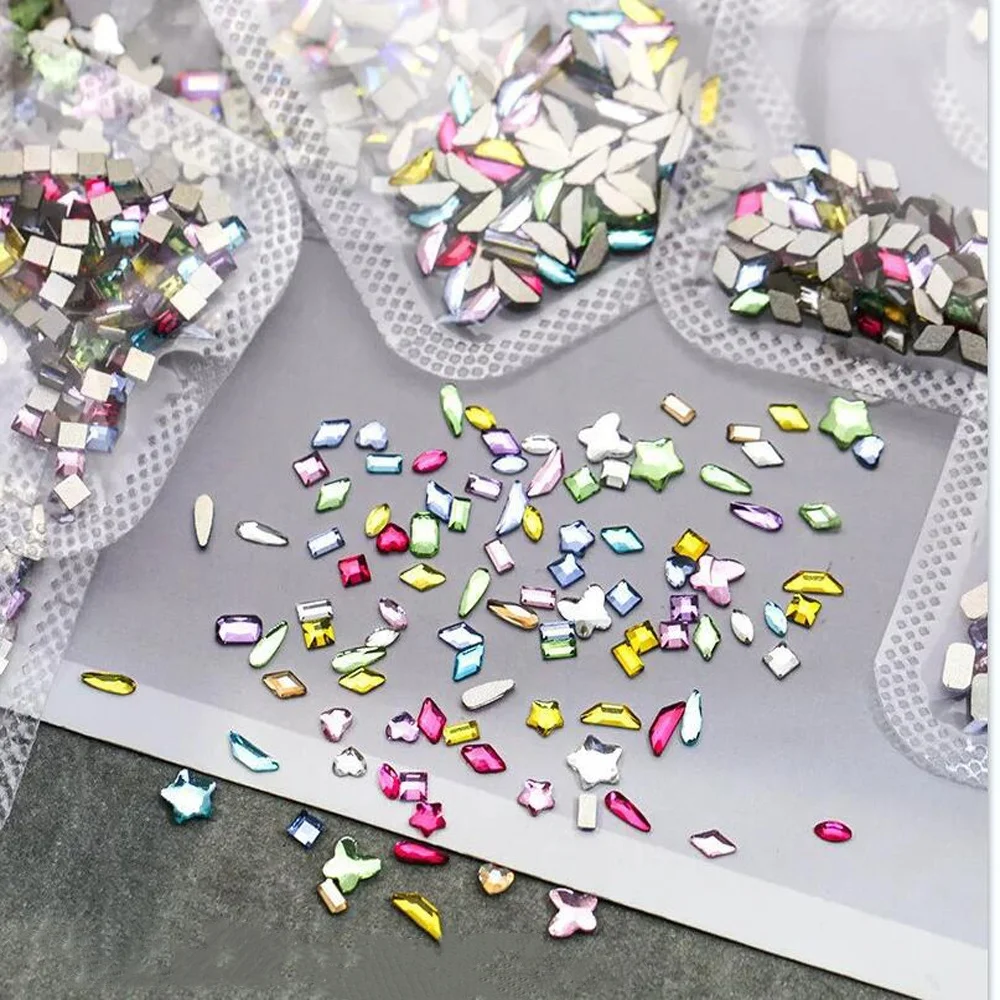 100 stuks Mix Plaksteen Rijn Glazen Nagelstenen Edelstenen Mini Kristal Gemengde Gekleurde Nail Art Steentjes Voor 3D Nagel DIY manicure Decor