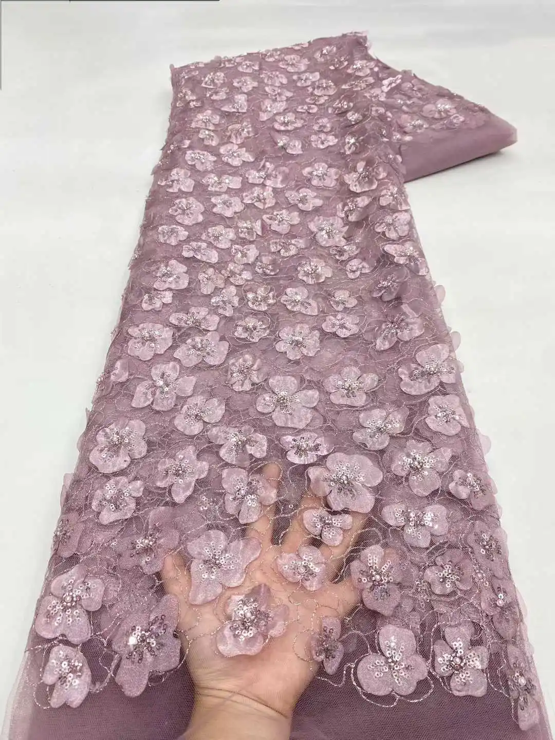 

2026 Роскошная французская сетчатая кружевная ткань с вышивкой бисером, африканская нигерийская кружевная ткань с блестками для шитья свадебного платья.