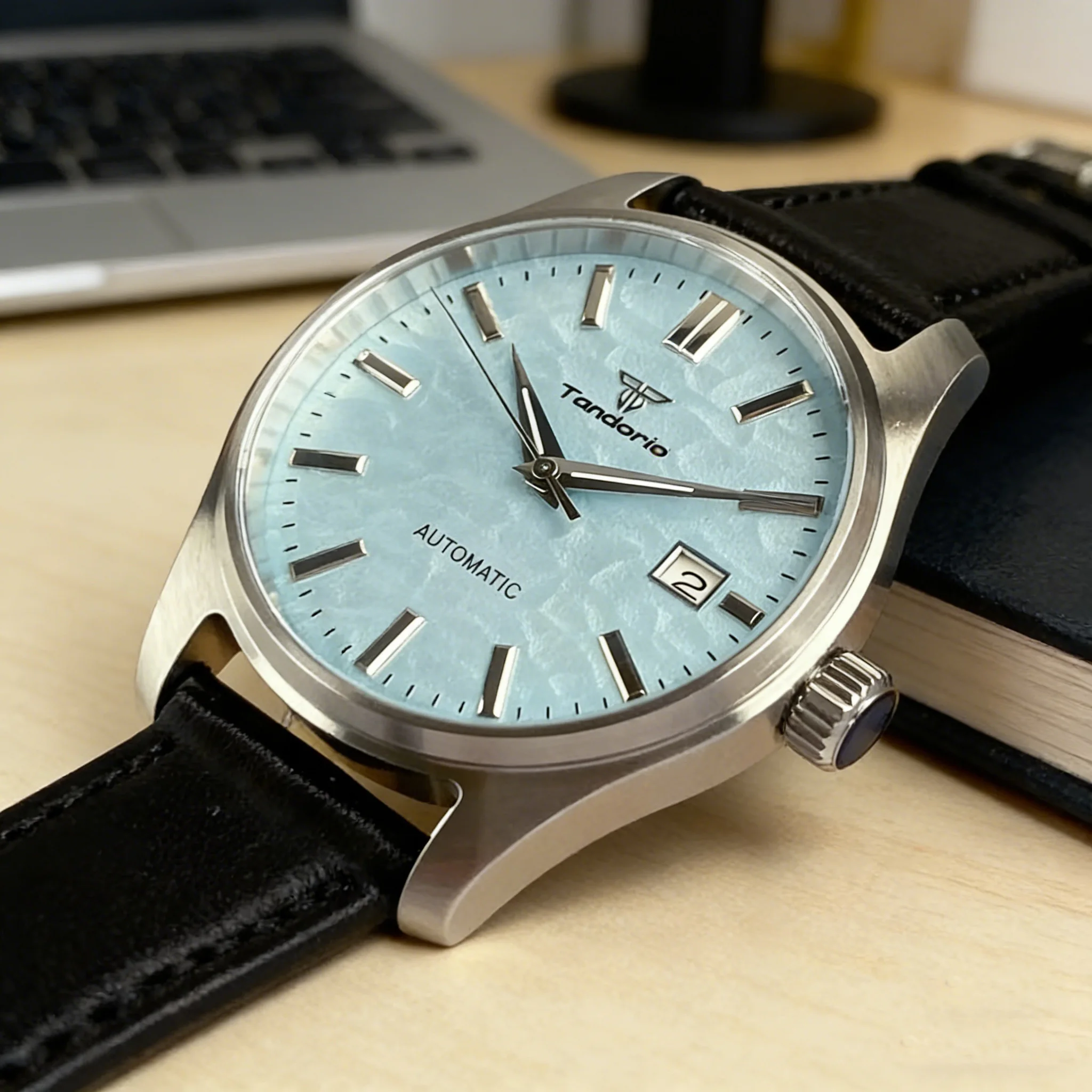 

Мужские автоматические часы Tandorio Diving NH35A, механизм NH35A, водонепроницаемость 20ATM, автоматическая дата, водонепроницаемость до 200 м, 39 мм, сапфировое стекло, завинчивающаяся заводная головка.