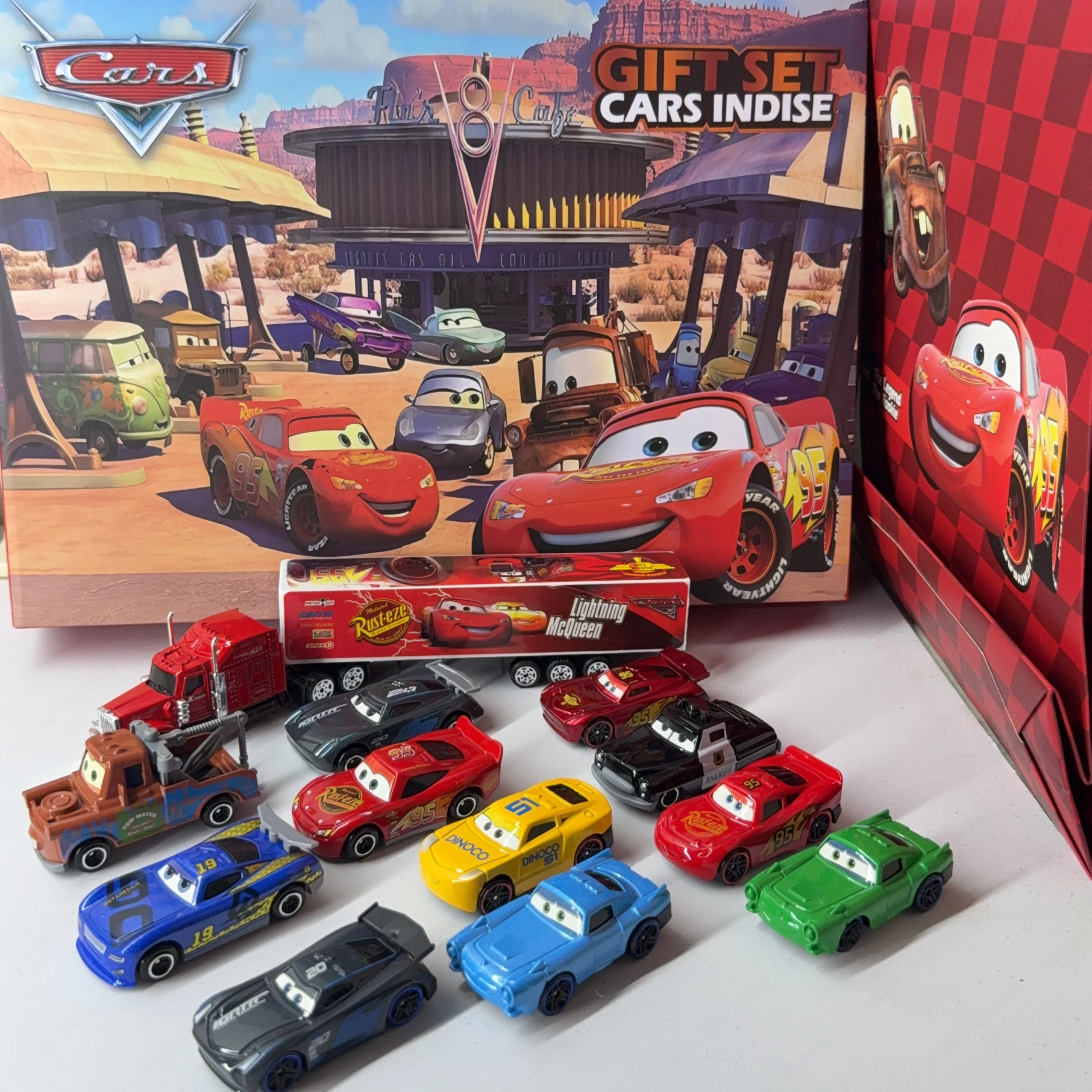 Heißer Verkauf: Cars 3 Legierung-Automodell-Set in Geschenkbox – Lightning Mc Transportable Trucks Rennfahrzeug-Spielzeug, Sammlerstück, Geschenk – Detail 2