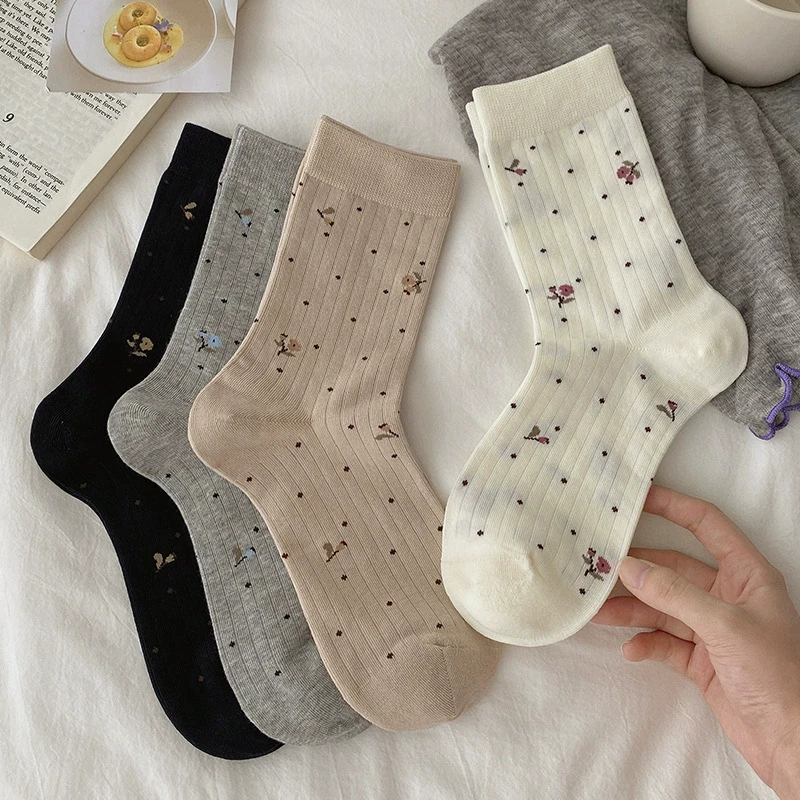 

New Women Socks Autumn Fashion Retro Korean Style Flower Socks Female Breathable Cotton Casual Dots Design Crew Socks Daily Long