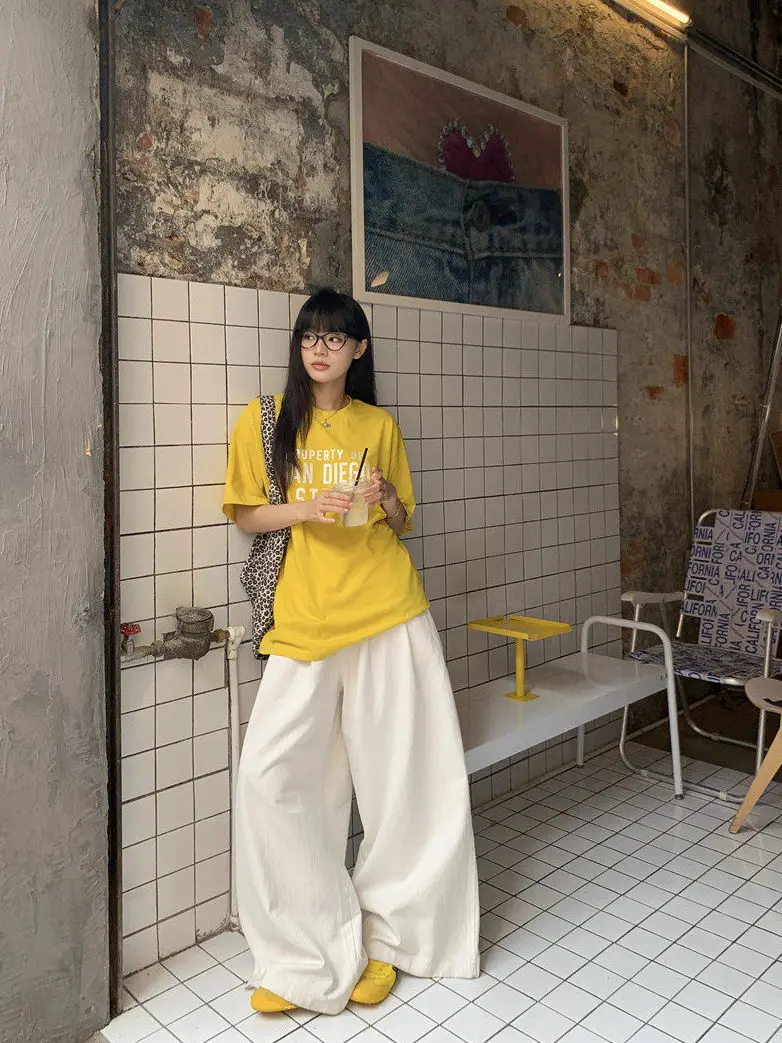 

Loose Fit Yellow Letter Print Short Sleeve T-Shirt Women's Summer New Style Casual Top Fashionable Ensemble Two-Piece Set