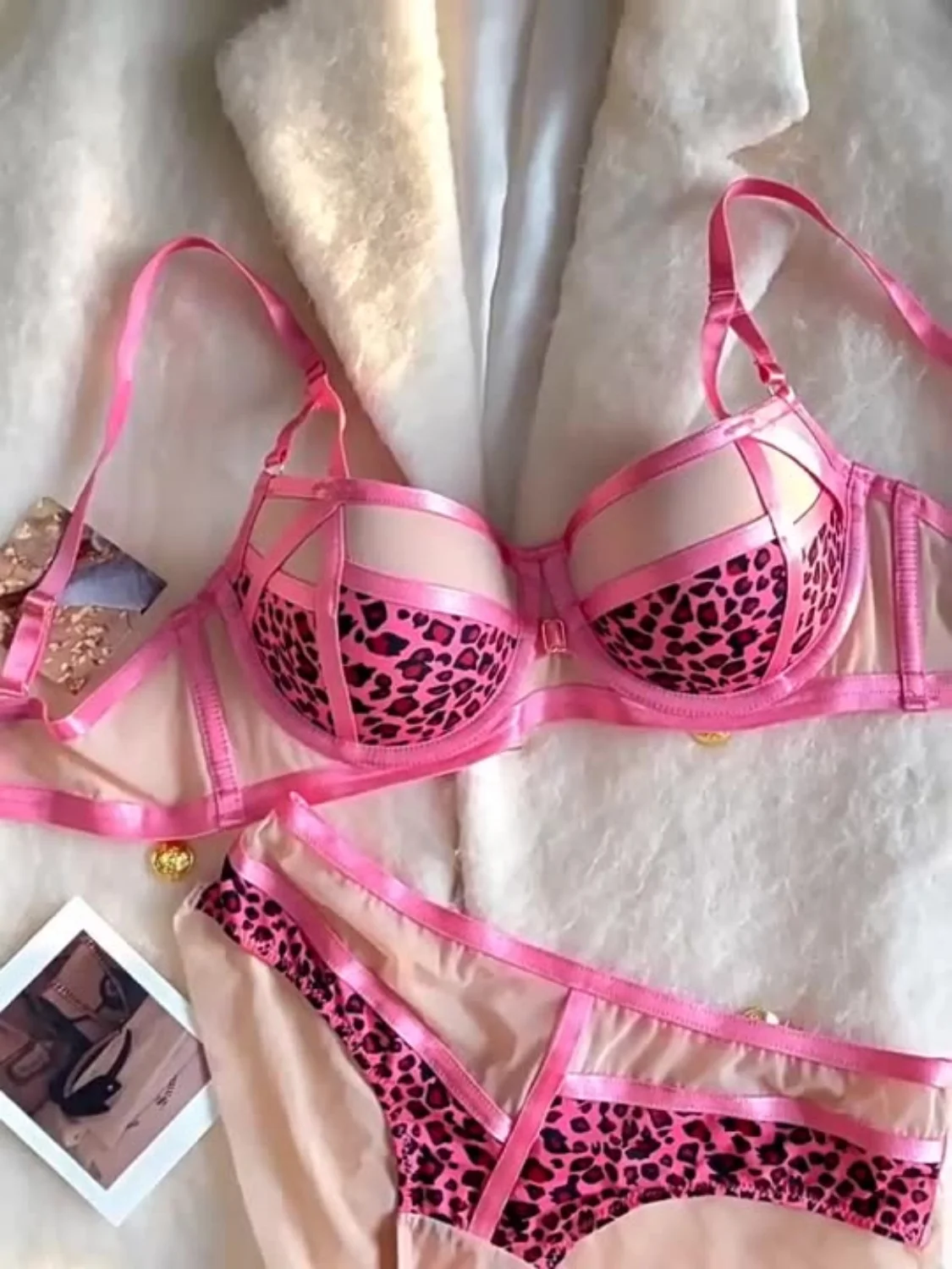 Sexy Leopard Lingerie Set Gathered Hollow Thin Belt to Collect Breasts Bra on the Thin Bottom Thick Soft Steel Ring Bra Set