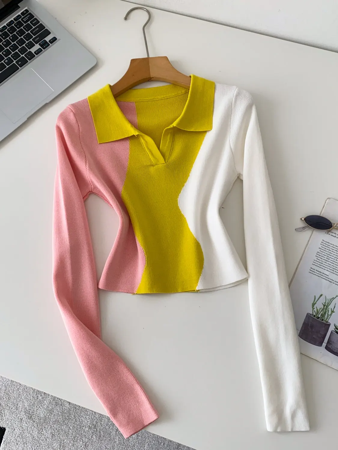 Retro Fashion Color Block  Neck Long Sleeve Knitted Sweater Women's Slim Fit Base Shirt Top for Autumn New Arrival
