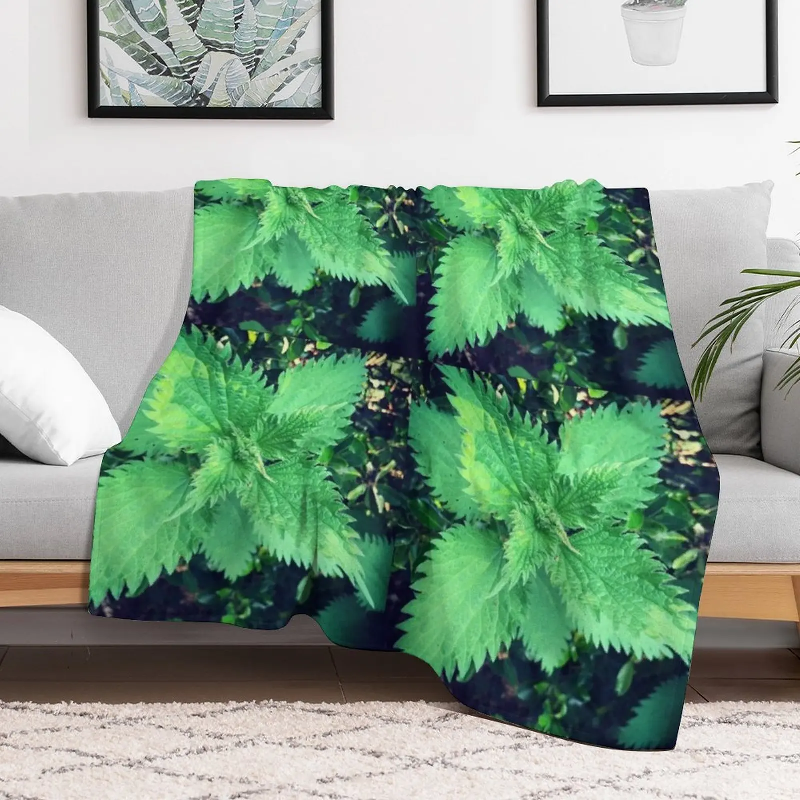 Stinging nettle - Throw Blanket Large Comforter Blankets