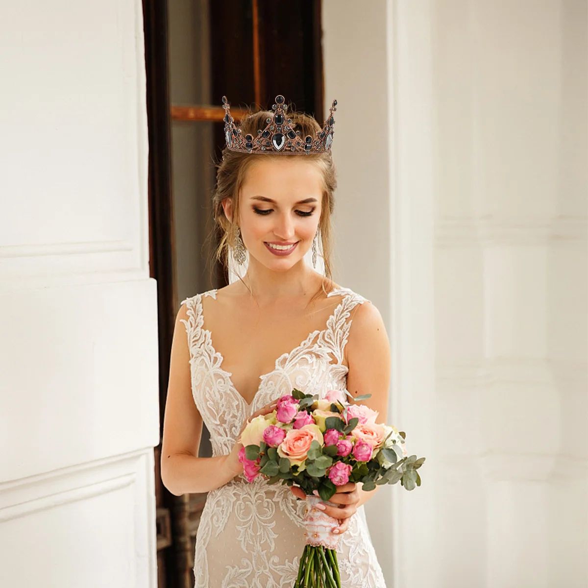 

Vintage Rhinestones Crown Headdress Elegant Full Alloy Wedding Bridal Hair Accessory Lightweight Classic Crown for Women