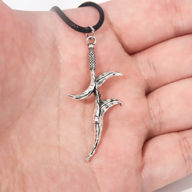 

Game Elden Peripheral Assassin Crimson Model Pendant Necklace Middle Earth Warrior Jewelry Accessories Collect Birthday Gift