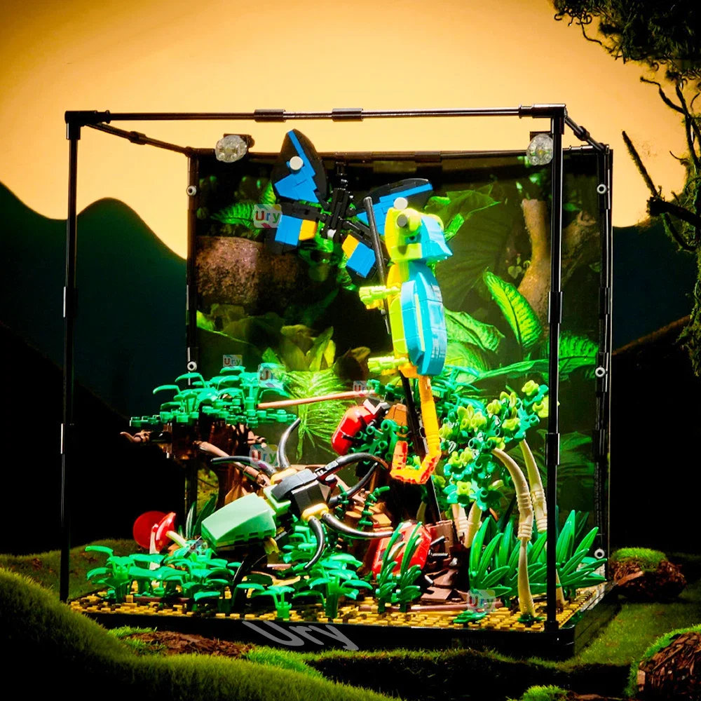 MOC Tropical Rainforest Tree Frog Unicorn Beetle Display Box with Led Light Chameleon Insect Models Building Block Toy for Kids