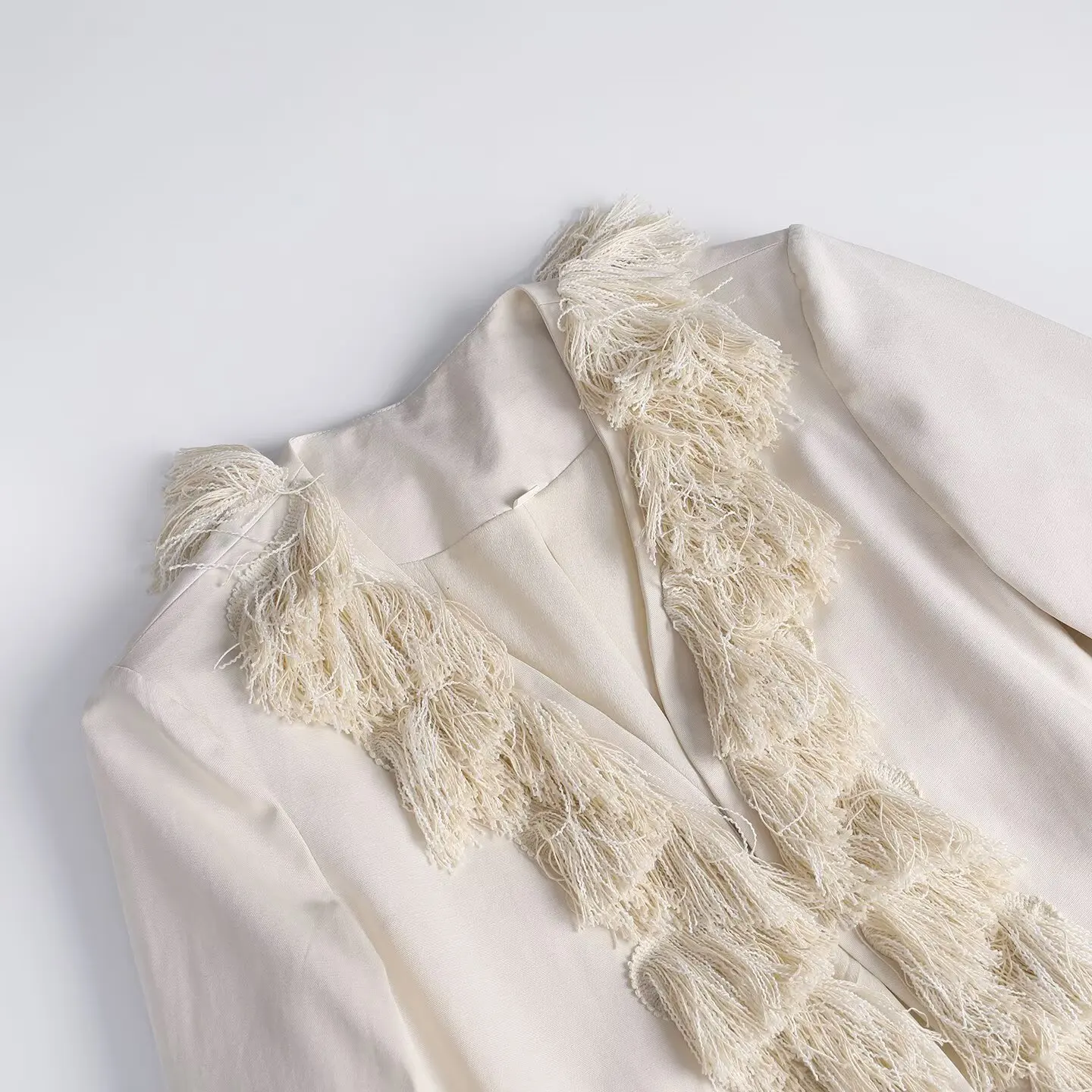KONDALA Vintage Herbst Damenjacke mit Quasten, Mode 2026, elegant, lässig, modern, schick, Damen-Streetwear, V-Ausschnitt, Knopfverschluss, Damen-Oberbekleidung – Detail 4