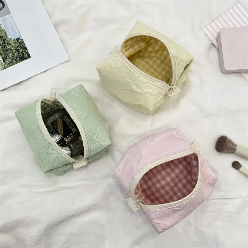 

Heart Embroidery Mini Cosmetic Bag Multifuctional Coin Purse Small Makeup Bag Card Holder Jewelry Packing Bag Lipstick Bag