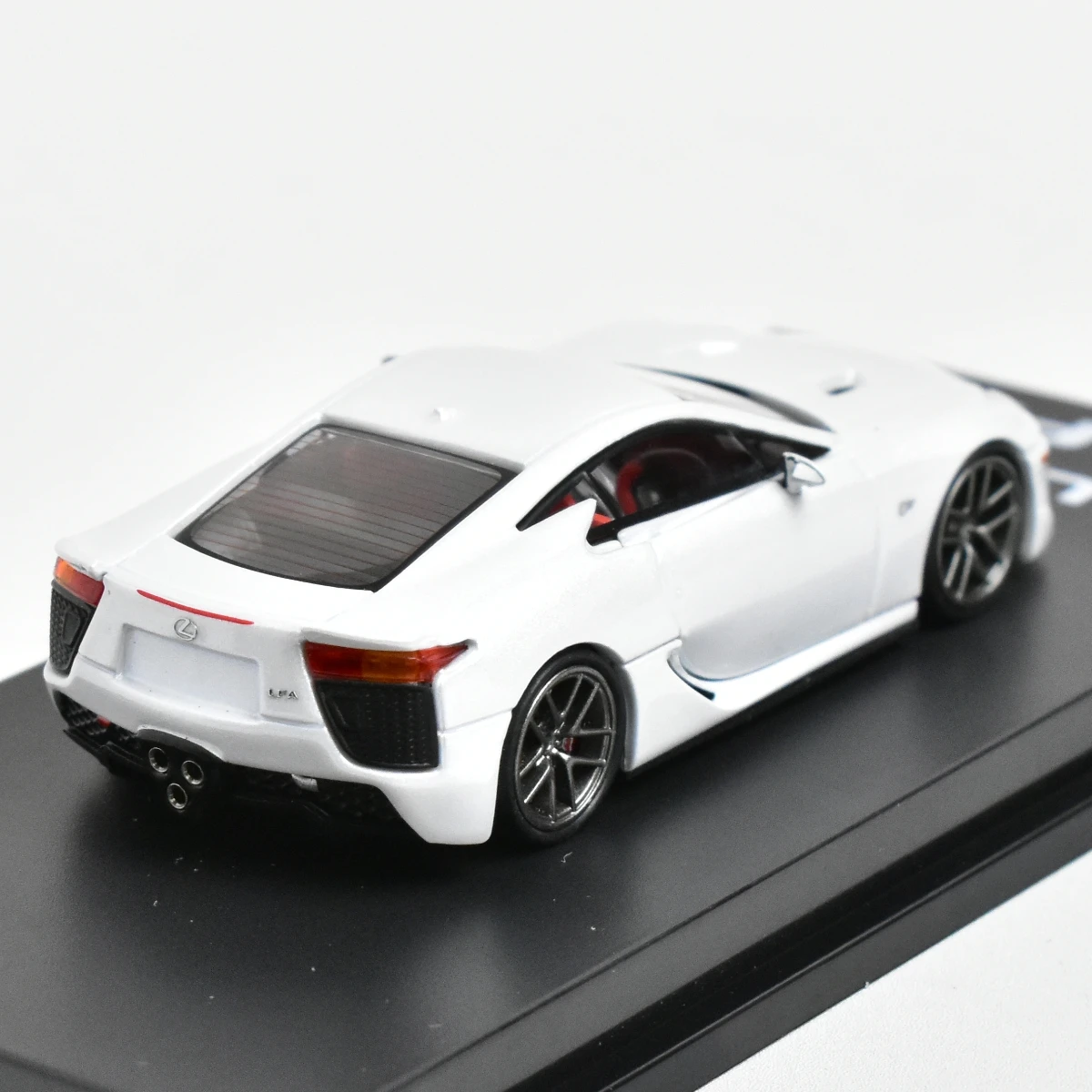 CM Model 1:64 LFA Diecast Model Car