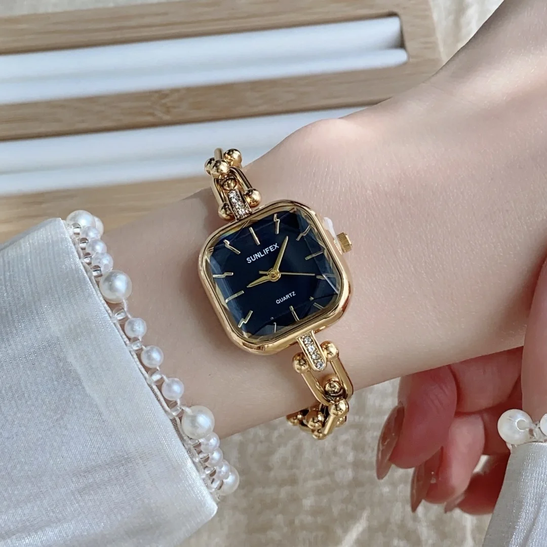 Sunlifex جديد نسج سوار ساعة السيدات الذهب ساحة ساعات كوارتز شعبية خمر المرأة سلسلة ساعة اليد Zegarek Damski