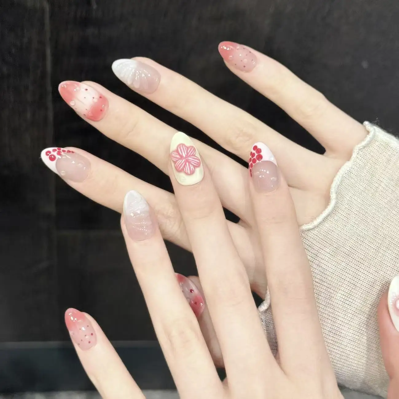 10pcs Handmade Short Almond Press On Nails Gradient 3D Cavring Flower Design Sweet Cute Fake Nails Wearable Nails Art Tips Girls