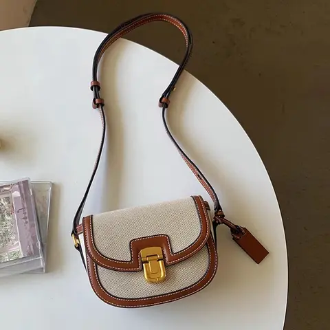 2025 ny liten fyrkantig väska i canvas-patchwork i PU för kvinnor, retro, ren brun sadelväska, kontrasterande färg, enkel axelrem 8 best sales sadelväskor i lyxiga handväskor - №1