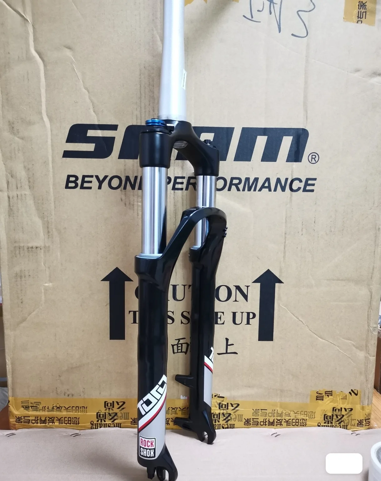 RockShox TORA SL Tk 26er 100mm Travel Mountain Bike Remote control
