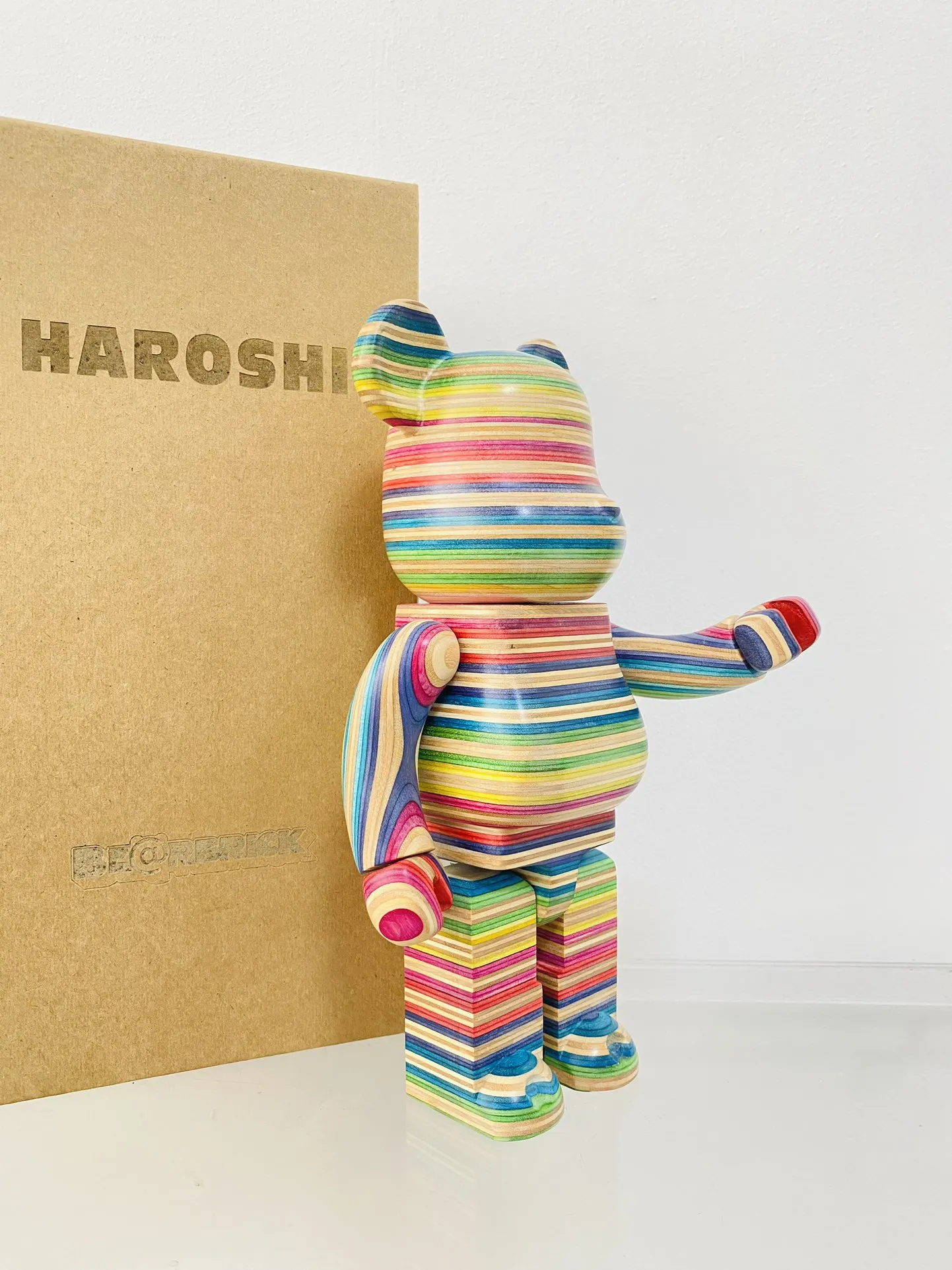 Bearbrick-Bearbrick✖Haroshi400 Figura Urso De Madeira Do Arco-íris, Listra Horizontal, Terceira Geração, Coleção Altura 28cm, Novo Presente, %