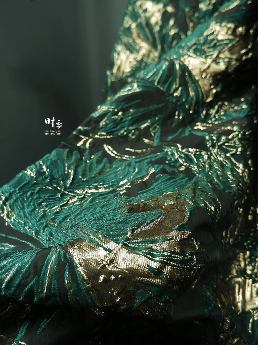 Bright Metal Wire Jacquard Fabric Green Leaf Texture Black Gauze Base Summer Dress Fashion Creative Designer Wholesale Cloth