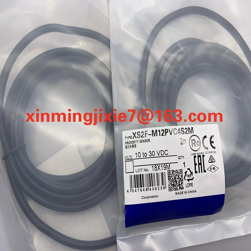 in stock  sensor connection cable XS2F-D421-E80-F XS2F-D422-E80-F   XS2F-D421-GAO-A XS2F-A422-DB0-F XS2F-A421-DB0-F