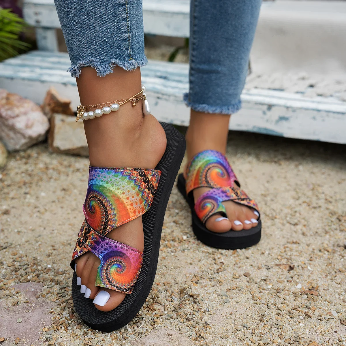 Summer Woman Slippers 2025 Trend Flat Thong Shoes Fashionable Outdoor Beach Sandals New Platform Casual Slippers Slides Women