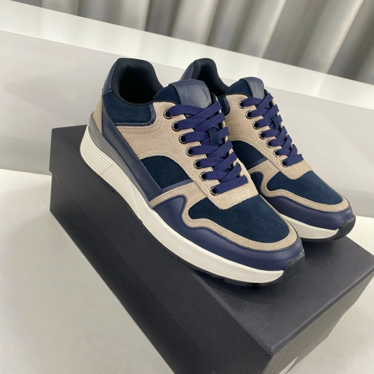 

Luxury Brand Casual Sneakers Holiday Gift Genuine Leather Cycling Running Shoes Suede Non-Slip Hiking Shoes Handmade Men's Shoes