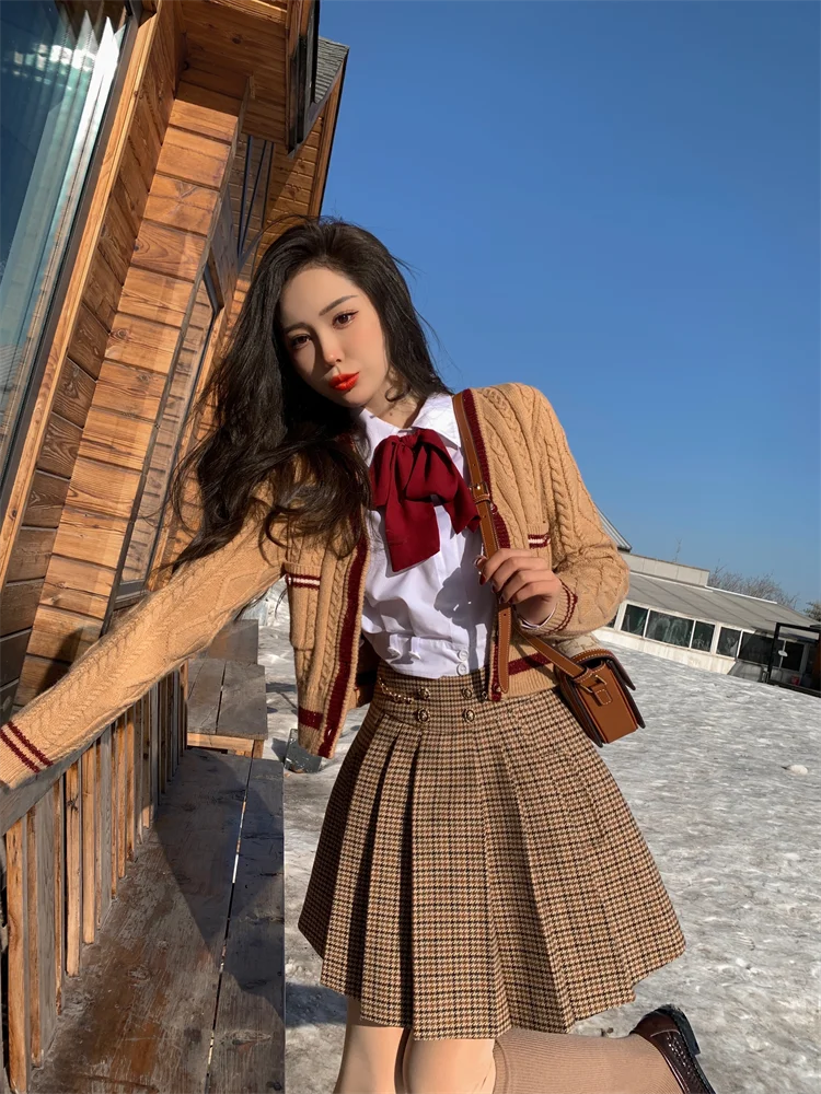 

Caramel Knitted Sweater ort Sle Women's Faion College Sle Coat Earth Store Autumn Winter Warmth V-ne Button Decoration