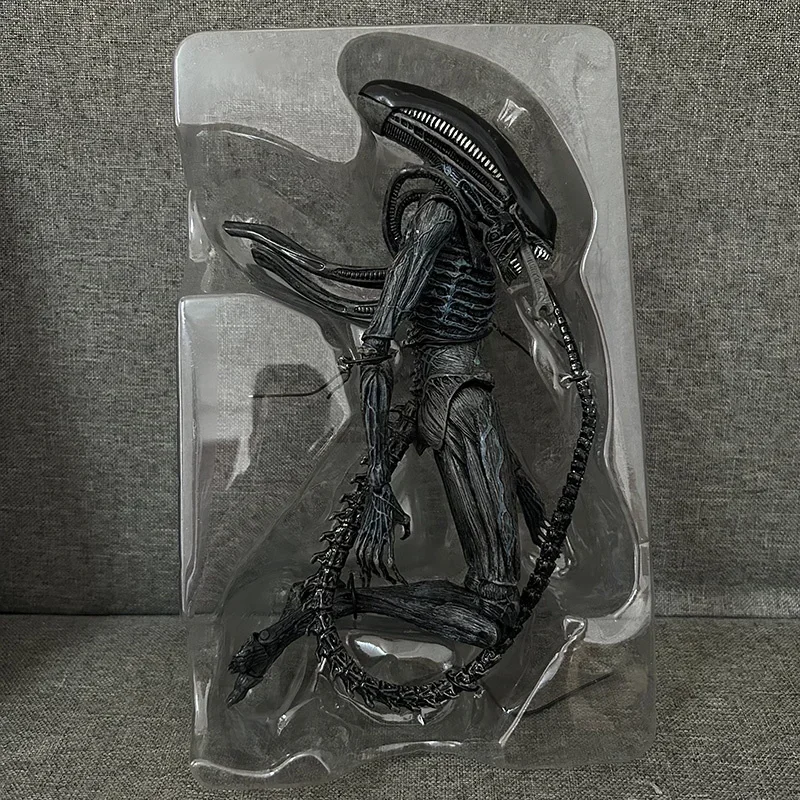 Neca Alien Covenant Xenomorph 7 Inch Action Figures Contract Black Alien Model Pvc Statue Doll Collection Decoration  Kids Gifts