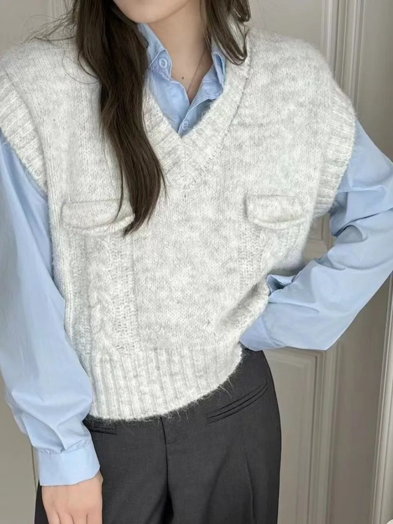 سترة نسائية محبوكة فضفاضة على شكل حرف V لربيع 2025 سترة عصرية قابلة للتنفس وطبقات متعددة الاستخدامات سترة كورية Sle