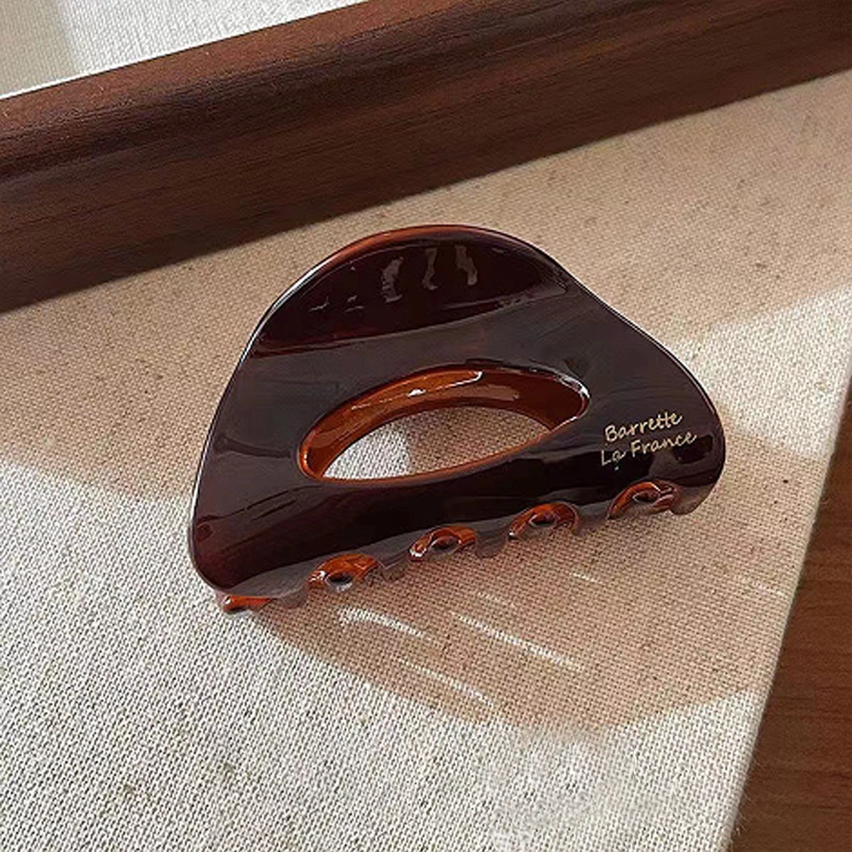 1 Stück Koreanische Halbkreisförmige Hohle Acetat-Haarspange in Mittelgroßen, Kaffeefarben, Einfache Halb-Up-Pferdeschwanzspange für die Rückseite des Kopfes – Detail 6