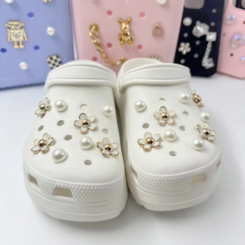 18PCS Fashion Shoe Charms Set Accessories Hole Shoe Buckle Summer Cute Pearl Daisies 3D Shoes Decorations for Bogg Bag Gift image 4
