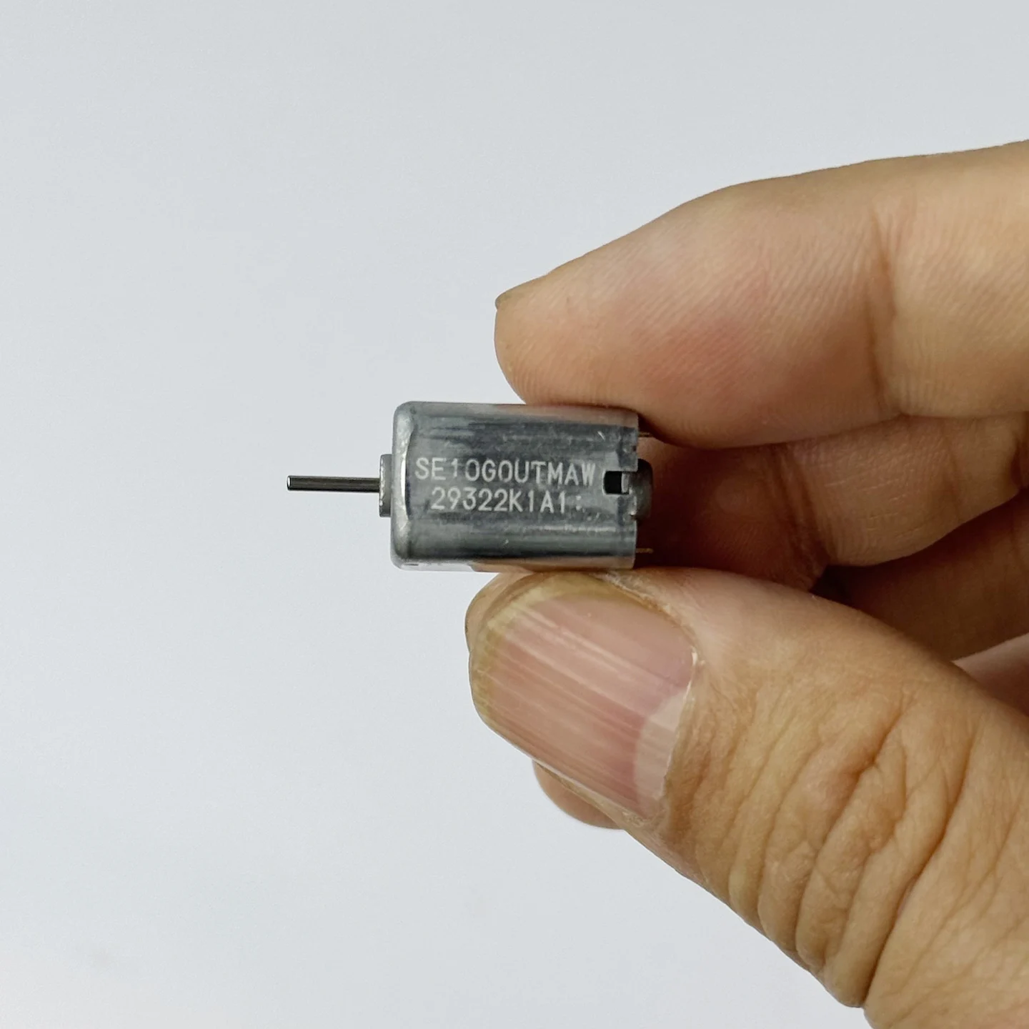 

Minebea SE10G0UTMAW Tiny Mini 10mm Square 6-pole Rotor Motor DC 3V 3.7V 5V 6V 17500RPM High Speed Strong Micro Electric Motor