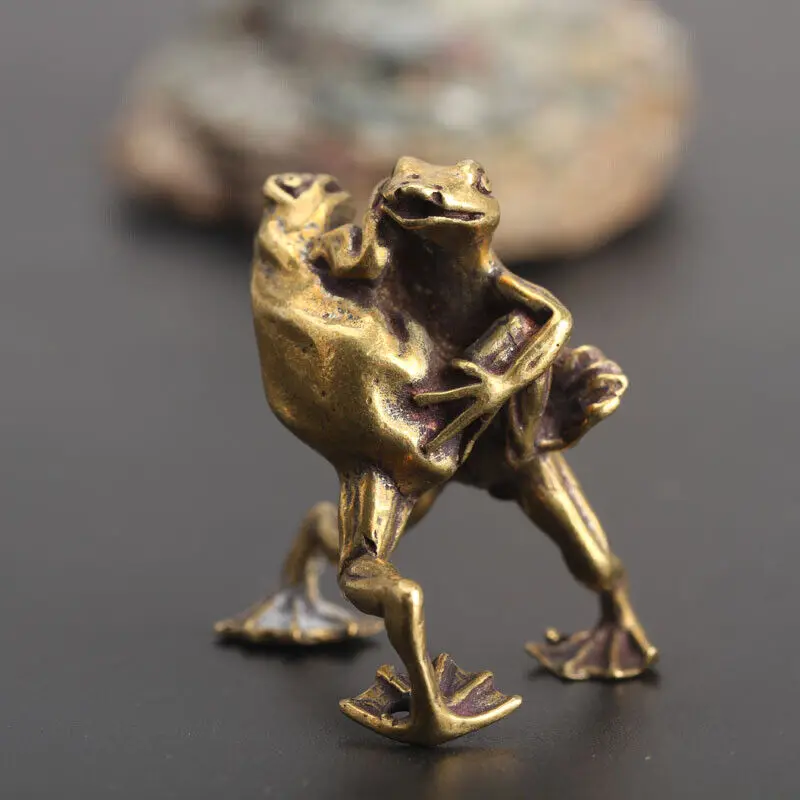 

Chinese Collection Asian Brass Wrestling Frog Exquisite fengshui statue for Display Collectibles