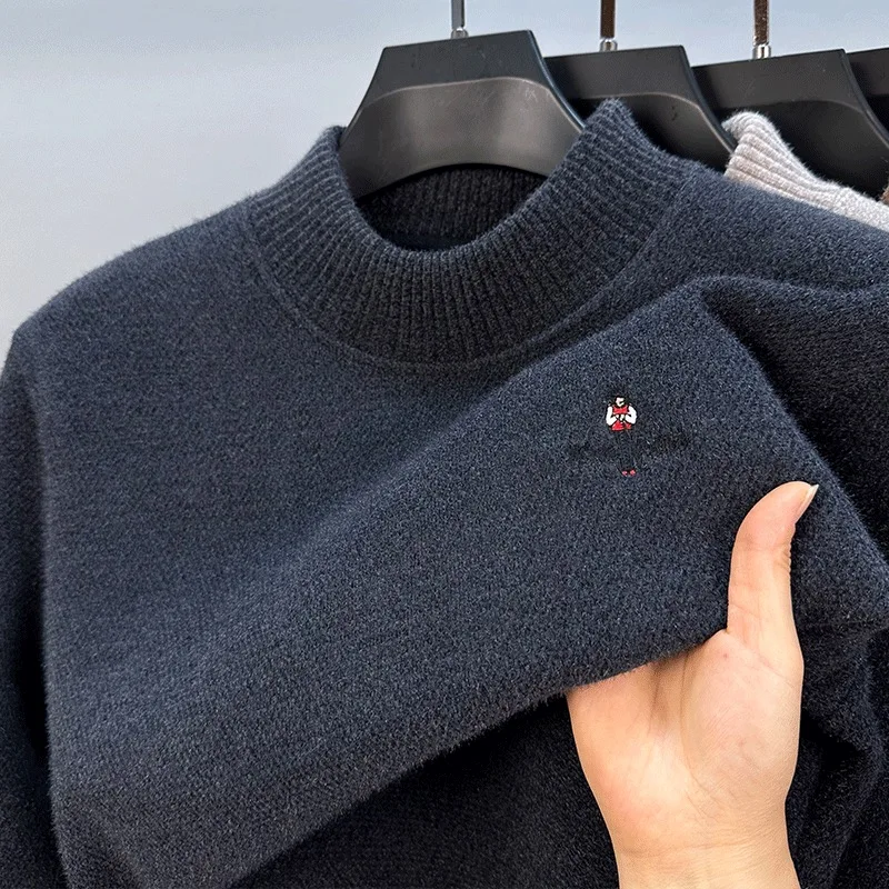 

High quality plush warm knit sweater men luxurious fashion brand exquisite embroidery round neck comfort casual golf pullover