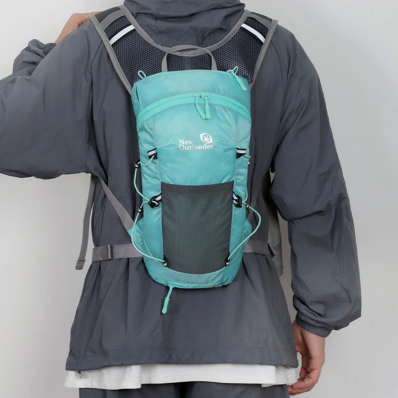 

Hiking Cycling Water Backpack Running Water Resistant Backpack for 2L Water Bladder Emergency Backpack with Reflective Design