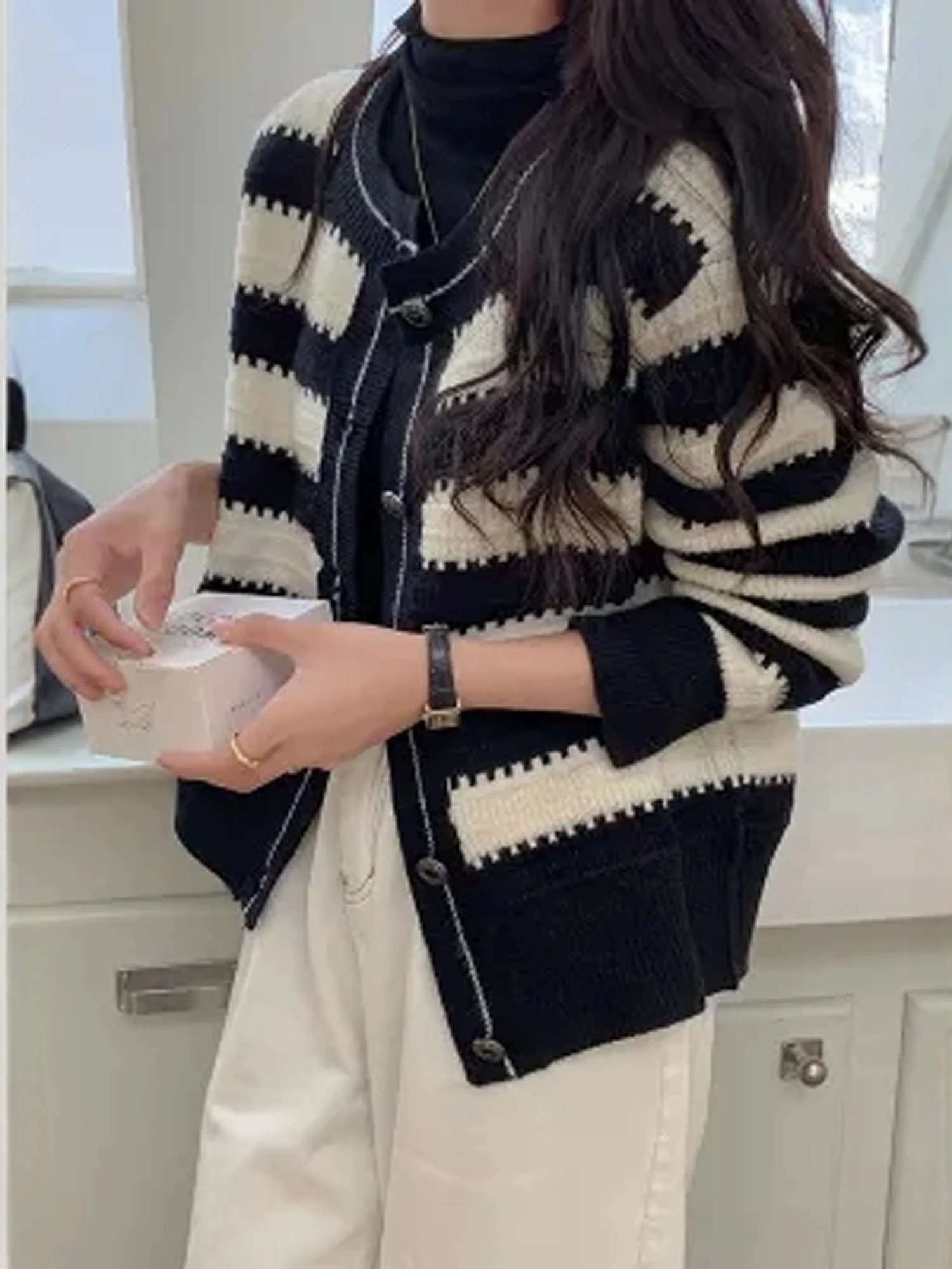 Soft Gentle Wind Striped Knit Cardigan Women's Autumn Winter Short Loose Fit Comfortable Warm Casual Style Fashion Outerwear